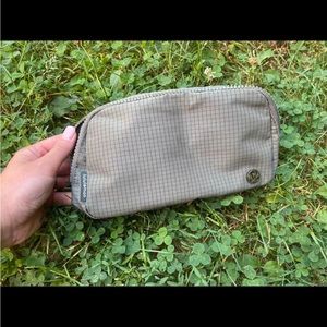 Lululemon everywhere belt bag